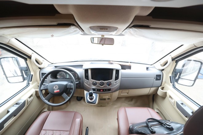 老张定制款——高清实拍2019款顺之旅东风御风白色自动挡B型房车 WLH_5920