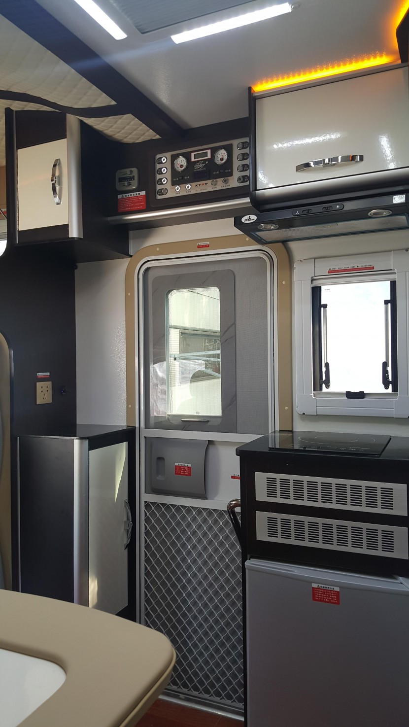 36.8万元起 盛弘房车大通C型自动挡房车 5