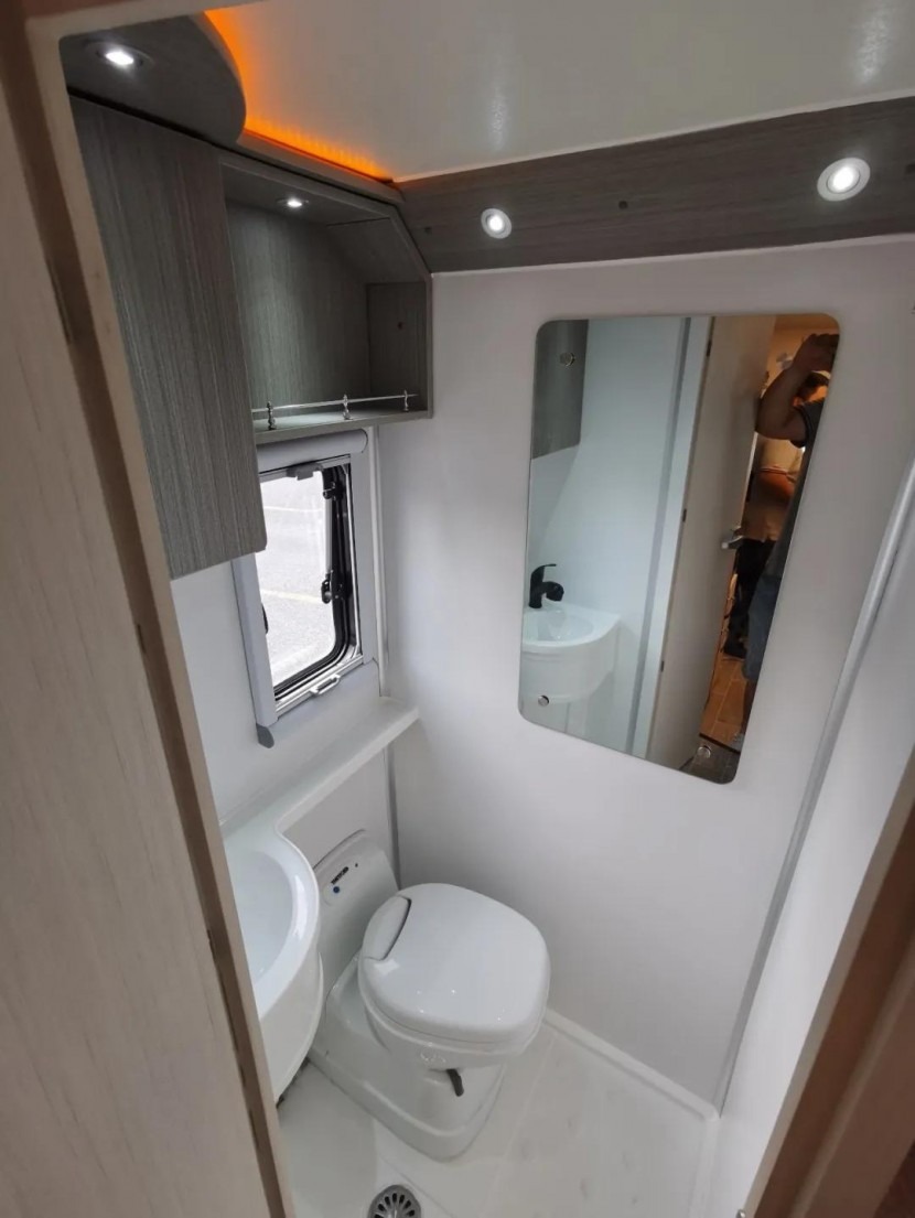 【首发】罗曼特斯T50，国六大通V90底盘自动挡房车正式下线接受预定d164930ff0694952ba065afcfdbd1238