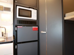 985A4605