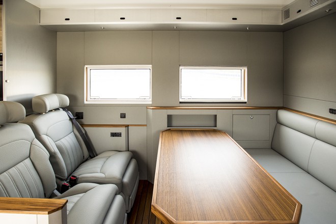 德野奔驰6X6越野房车征途者B诺马迪森房车戈壁荒漠无限征途这是描述信息