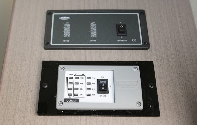 宇通房车T511H拖挂,多衣柜布局,享受灵活空间!get?code=MmNmODk1MTFjOTg1NWM3ZTk3Y2MzYmEwNzBjNGM2MzIsMTY2MjcxMzY1OTExMw==