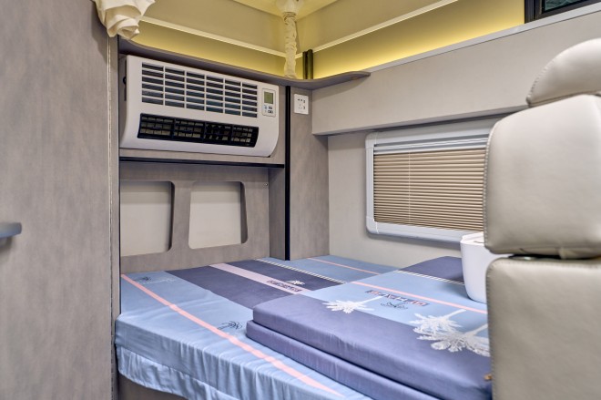 9月2日郑州房车展——齐星大通T90越野硬升顶房车，风格独特彰显硬汉实力！787b92a4f4b688f1c004ae23b3ce036e