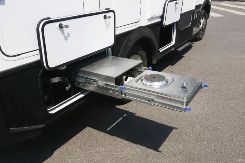 宇通房车：体验专属舒适旅行，国产依维柯单拓房车上线啦~