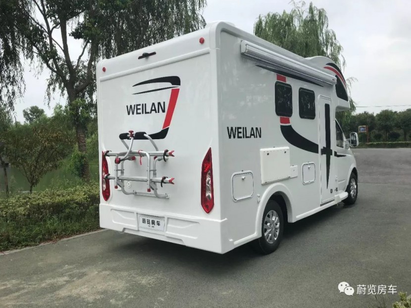 蔚览大通C型旅居车