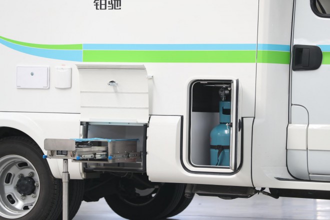 精致欧式风格、高端商务元素，“铂驰旅行家”单拓展房车 WLH_7247