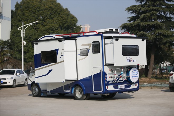 拓锐斯特依维柯C型畅游版TIC-620 55.8万起 2E1A4894