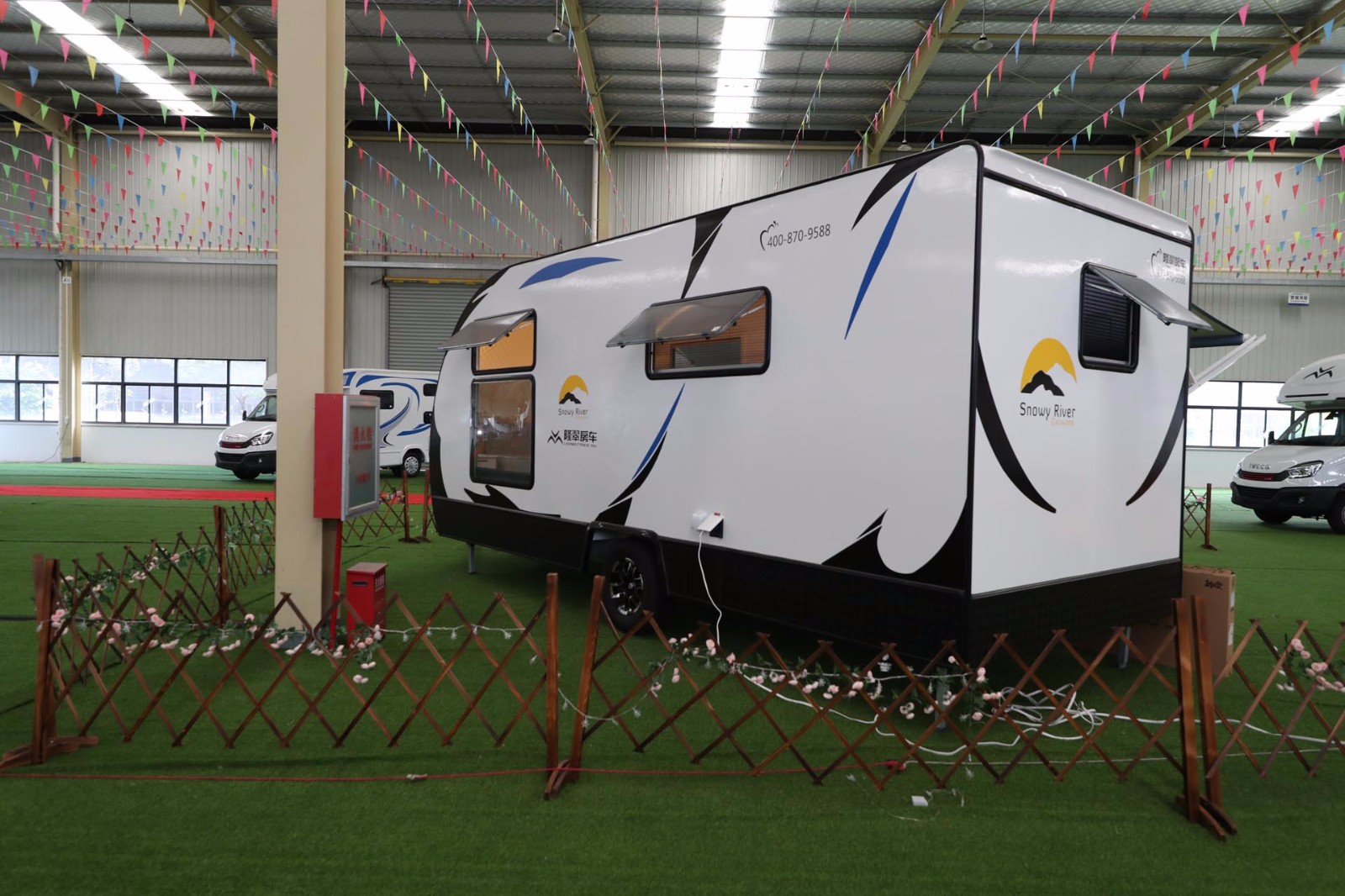 【原始大图】隆翠 营地拖挂 6米款白色图片欣赏-房车旅游网