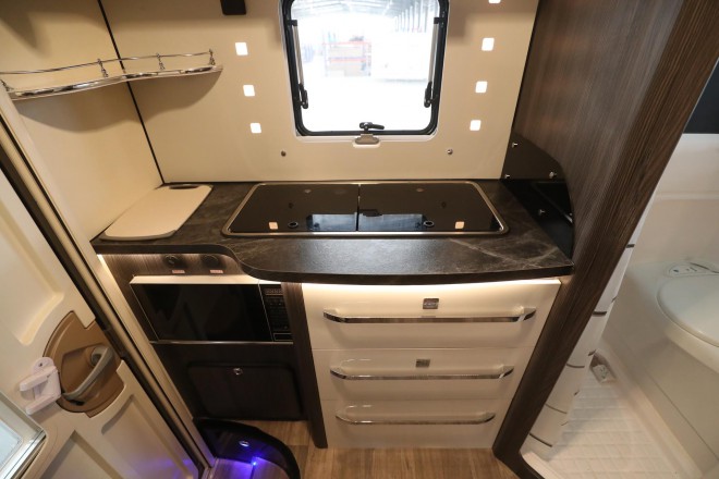 精致欧式风格、高端商务元素，“铂驰旅行家”单拓展房车 WLH_7213