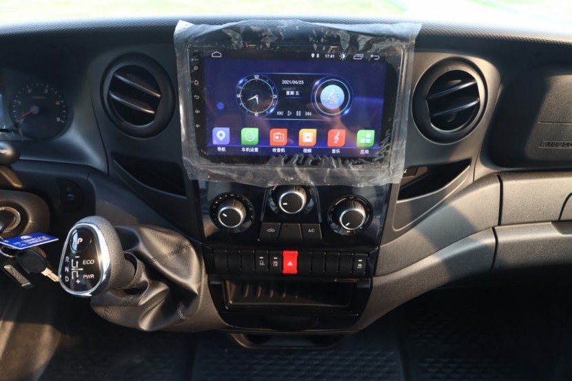 9月2日郑州房车展——宇通C533新小顶房车，持续续航，追随远方！fe6145ef1dec5b77f7cdcb7364c7f68b