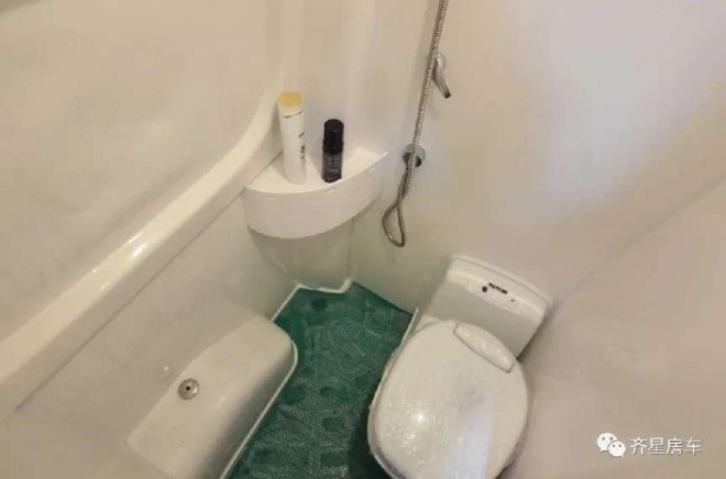 齐星福特新全顺B型升顶房车邀您参加9月2日郑州房车展，海角天涯，共享繁华！1bbfce9fdce1af5c09be12ea87116e41