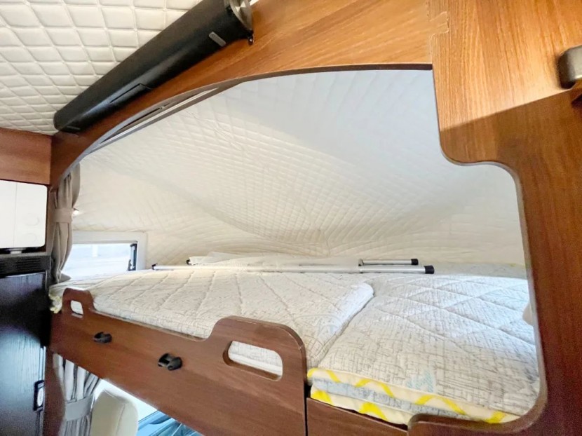 新飞依维柯双拓展房车带您走进第五届郑州房车展，新式旅行，你我共享！c064deea8d4eb01fd58c3a7b79ad1801