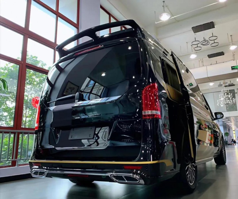 奔驰七座MPV，龙纹设计，配行政座舱，随时看车！2.jpg
