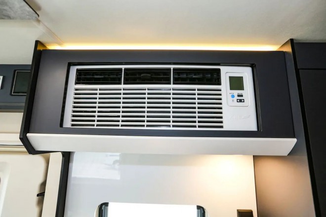 宇通全顺自动挡C520多用途房车