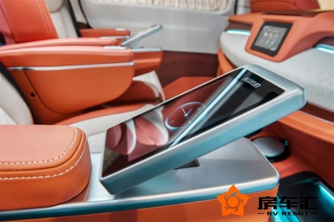 展厅实拍丨奔驰大白鲨AUXUN，半隔七座上新！13.jpg