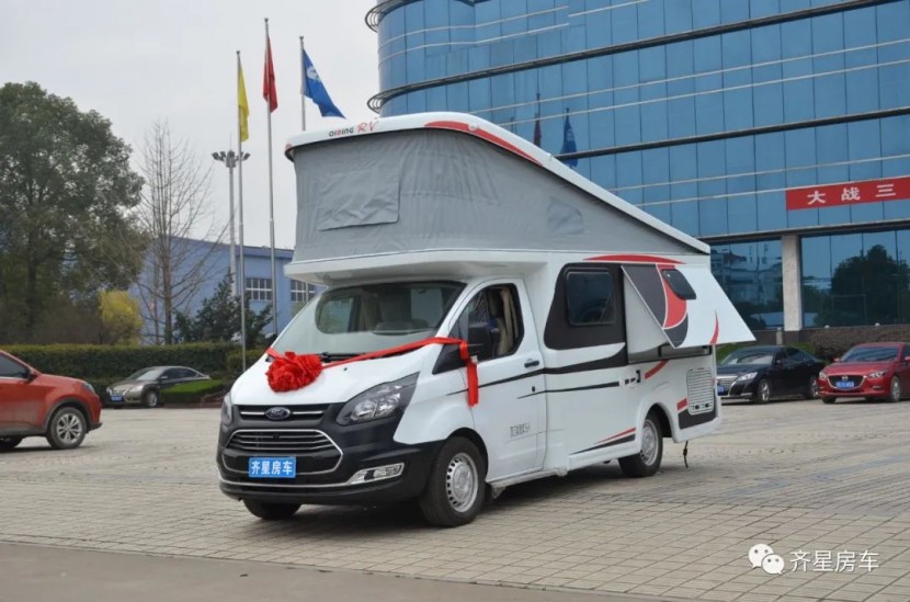 想兼得高通过性+宽敞空间？9月2日郑州房车展，这两款齐星C型升顶房车等您选择！8b56fa10eadd1c0ed75a0d443b7ebb82