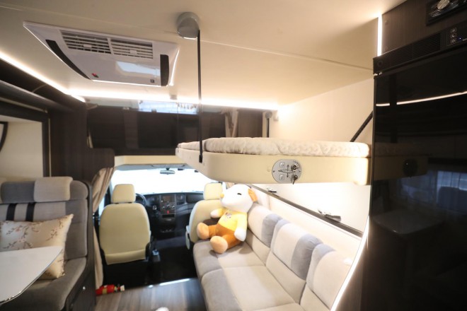 精致欧式风格、高端商务元素，“铂驰旅行家”单拓展房车 WLH_7220