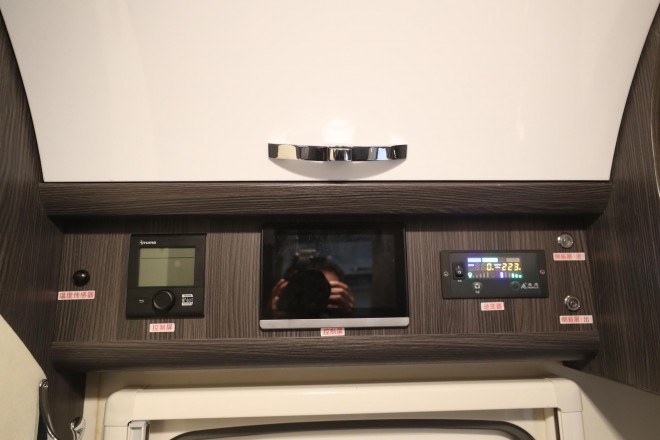 精致欧式风格、高端商务元素，“铂驰旅行家”单拓展房车 WLH_7211