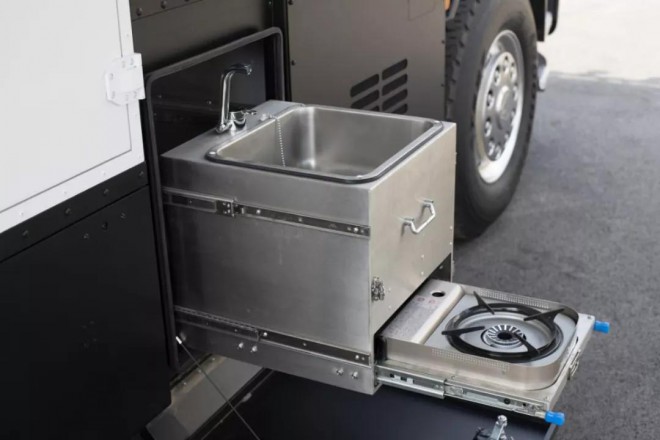 诺马迪森新款“驰骋者”——不超六米的C本蓝牌越野房车d071dbaa26a9482084d64d96a82217e2