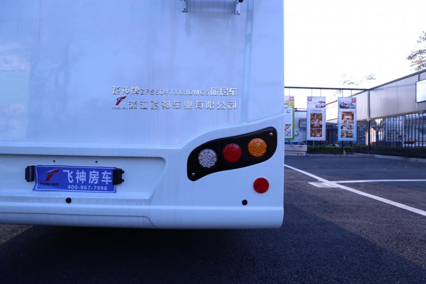飞神依维柯单拓展房车（详拍） WLH_7005