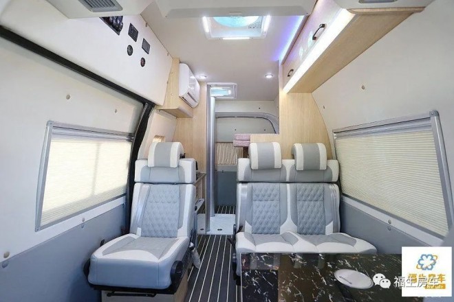 9月2日郑州房车展，福生高顶风景G9房车，乘车远望花遍野，驻足赏景遇知音！6e089c401f32a499cfc692f64801af93