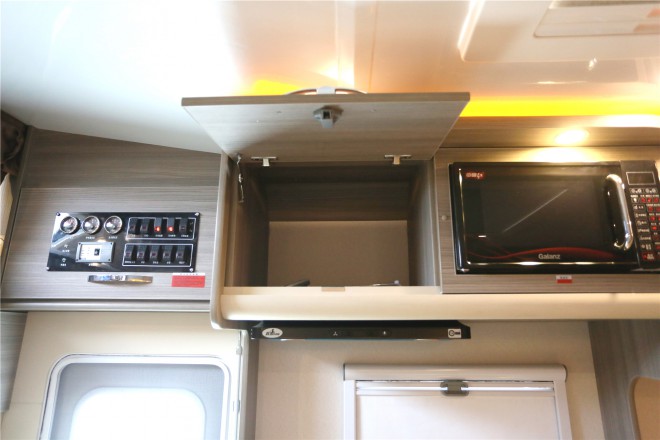 拓锐斯特依维柯C型欧尚版TIC-610A 53.8万起 2E1A3279