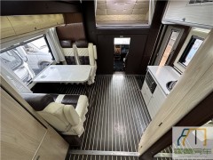 依维柯 2018款依维柯中意极致双拓展C型房车