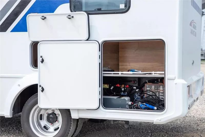 宇通依维柯欧胜C533豪华版无拓小顶房车