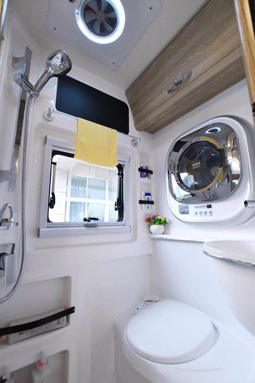 活动|走进铂驰工厂,解密房车生产--铂驰房车年终感恩团购会报名啦!4baa49ea684648d1b207a3c2e3b1f324