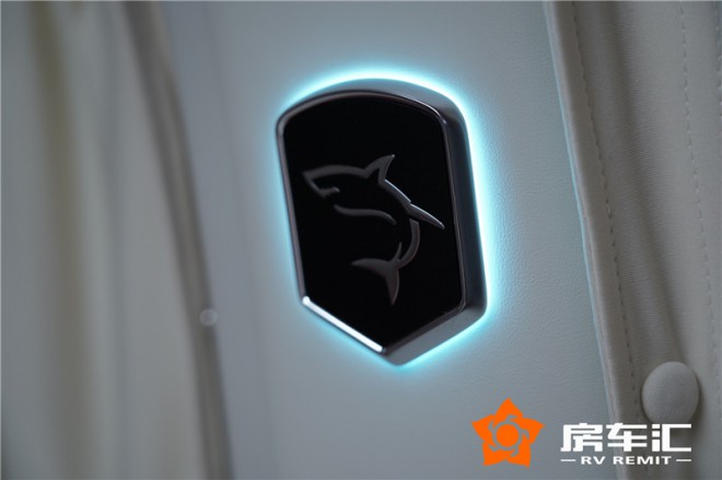 【傲旋大白鲨】奔驰V260「AUXUN」新款MPV商务车202005281725255791
