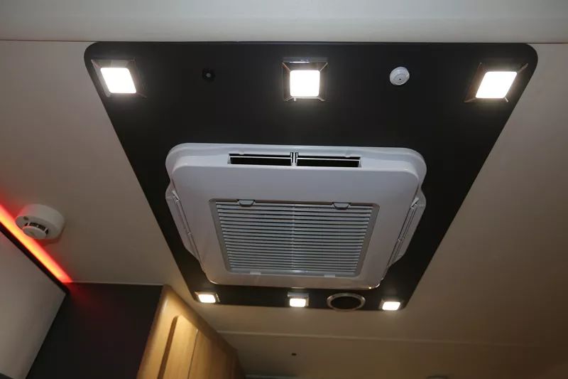 宇通房车全新进口依维柯智能房车，来了！