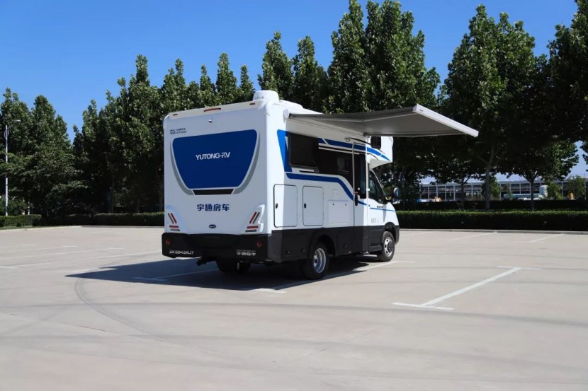 宇通房车：体验专属舒适旅行，国产依维柯单拓房车上线啦~