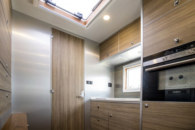 诺马迪森穿越者B洛阳德野高端越野房车德国奔驰4X4这是描述信息