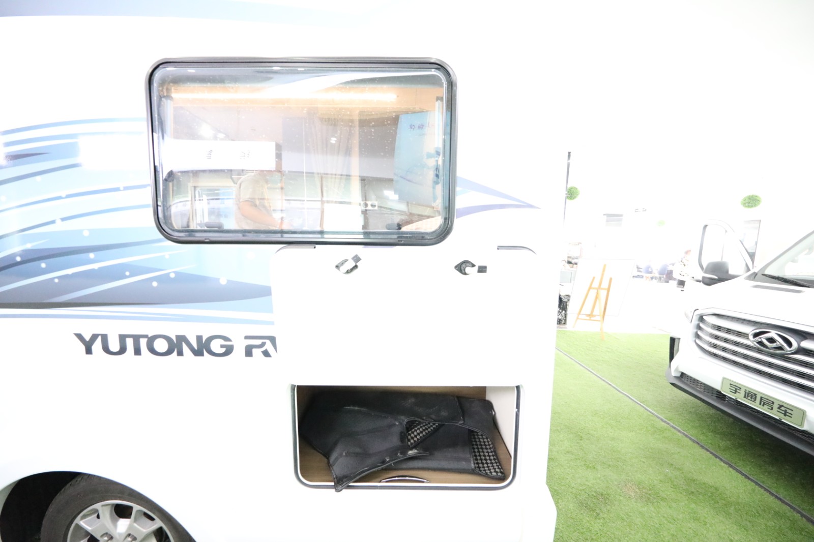 宇通 福特新全顺 c520 悦旅版 小额头行李舱