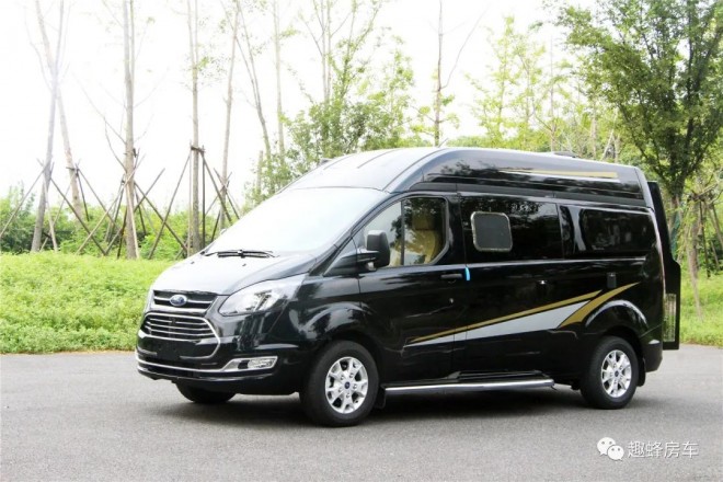 9月2日郑州房车展，趣蜂福特新全顺B620房车，知足常乐方为趣，携手前行攀高峰！29f22225a980d32919e2e7240ec8c03a