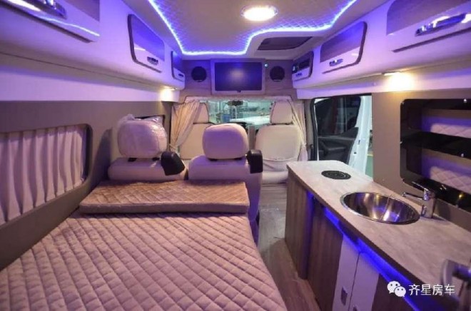 齐星福特新全顺B型升顶房车邀您参加9月2日郑州房车展，海角天涯，共享繁华！8a9258032b0ac5286b5b9218776d5170