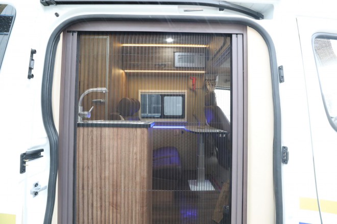 老张定制款——高清实拍2019款顺之旅东风御风白色自动挡B型房车 WLH_5995