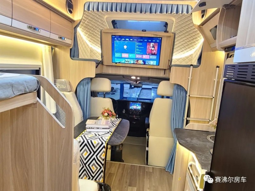 赛沸尔依维柯C型房车无拓纵床版——错过太多，别再错过与赛沸尔一起游览山河！91d41af54c30ca9e530d8d54e493ce4d