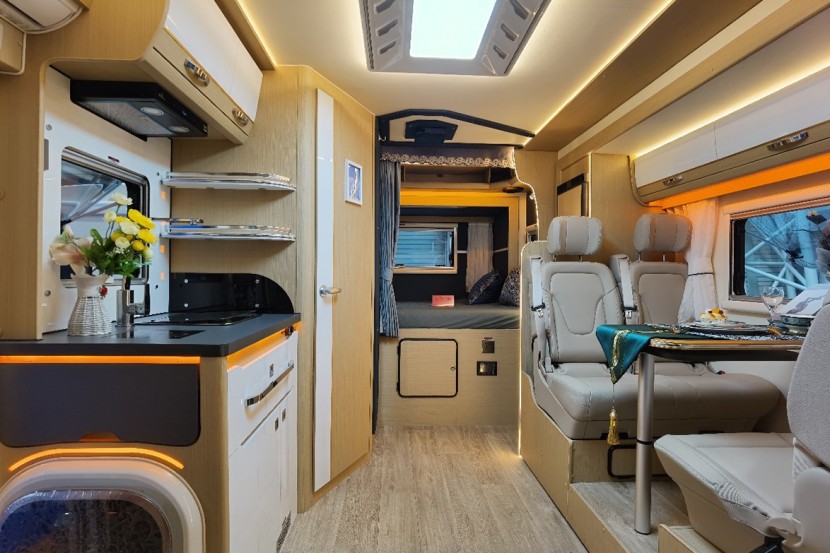 TLh-yvGLSi2-pv1v1a-BTQ