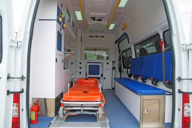 首批1300辆福特全顺救护车紧急援驰