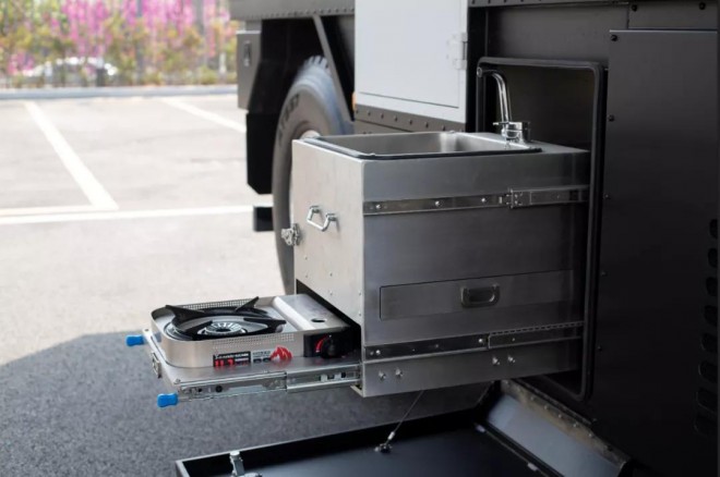 诺马迪森新款“驰骋者”——不超六米的C本蓝牌越野房车c24519abcac9478f9d54257199ad064e