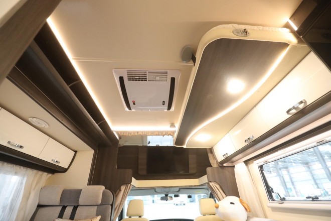 精致欧式风格、高端商务元素，“铂驰旅行家”单拓展房车 WLH_7219