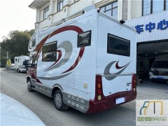 依维柯 18款依维柯中意双拓C型房车