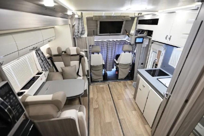 9月2日郑州房车展，隆翠C620尊享版，尊奢配置，尽享旅行！6669dadba03f13770dfd29173d9568fc