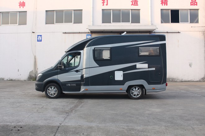 新星房车奔驰小额头T600时尚款 138万元 外观01