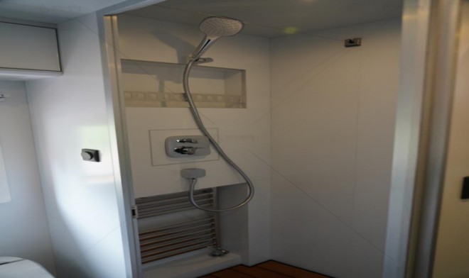 身兼房与车–德野诺马迪森“领航者E”越野房车（下）31a67e59d55945db8ef9bd1bef3626af