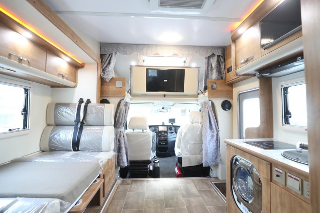 拓锐斯特“欧畅版TIC-621A”依维柯双拓展C型房车 WLH_6835