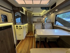 2019款阿娜亚依维柯欧胜C型小额头房车 依维柯