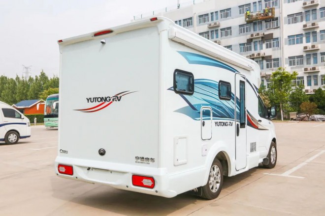 宇通全顺自动挡C520多用途房车