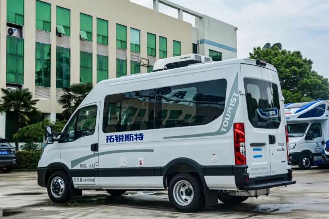 继续上新，拓锐斯特三款B型房车，属于你的青春星球！图片